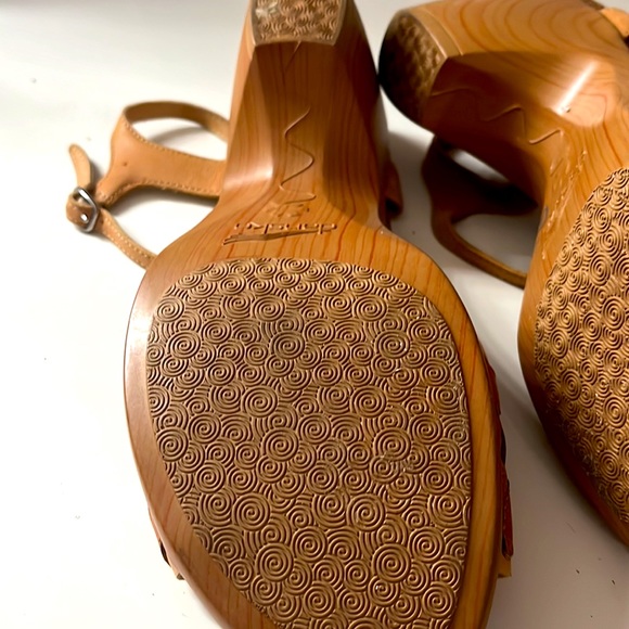 Dansko | Coquette Sandals - Women's | Wooden chunky heel Boho Floral | EUR 39 - Picture 10 of 11